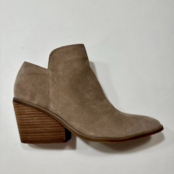 NEW Lucky Brand booties 9.5 Beige Suede - Picture 5 of 8
